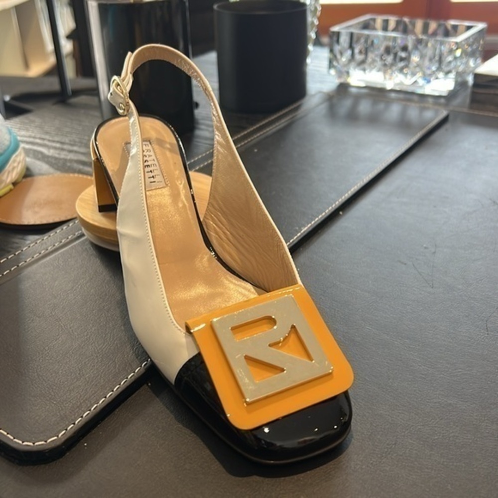 Fratelli Rossetti ladies sling backs in patent leather size 37 made in Italy